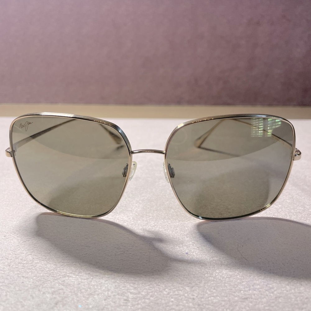 Brand new Maui Jim polarized aviator sun glasses